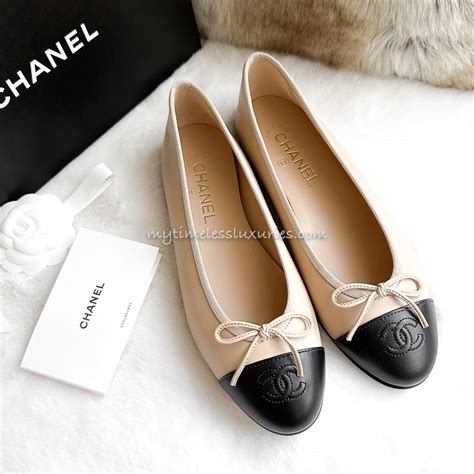 ballerines bicolores chanel|chanel ballet flats women.